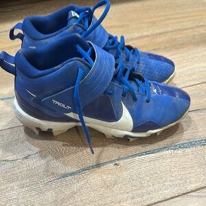 Nike trout  Blue and White Athletic Sneakers